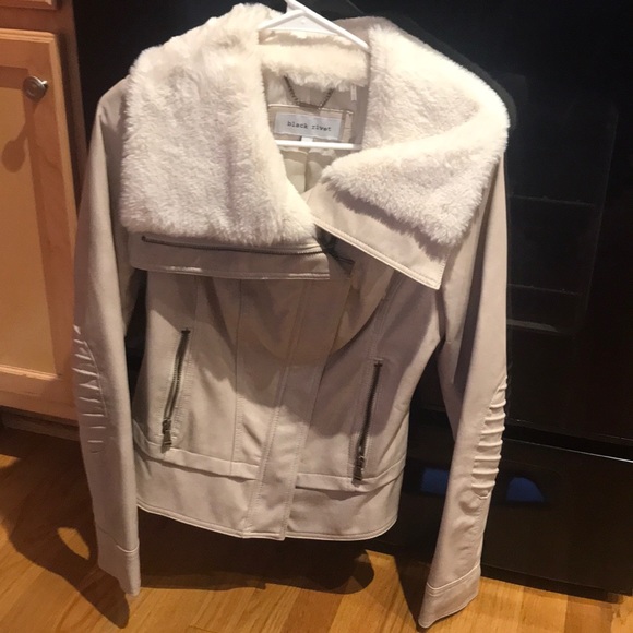 Faux leather/fur tan jacket - Picture 2 of 5